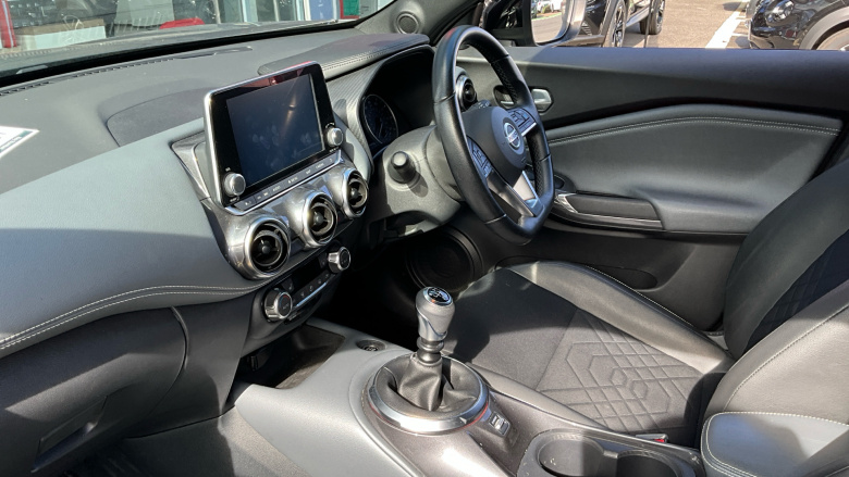 Nissan Juke 1.0 DiG-T 114 Tekna 5dr Petrol Hatchback